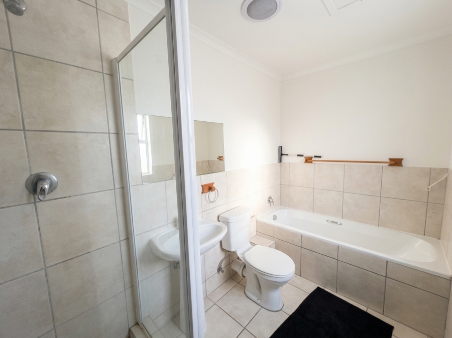 To Let 2 Bedroom Property for Rent in Burgundy Estate Western Cape